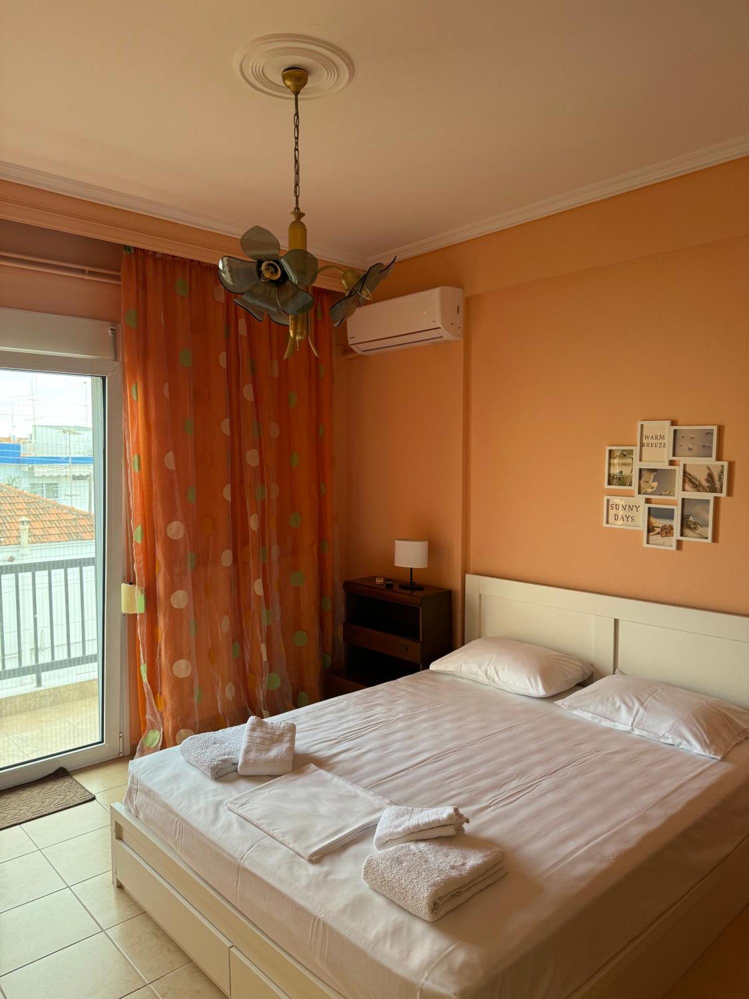 Family Apartment Неа Мудания Екстериор снимка